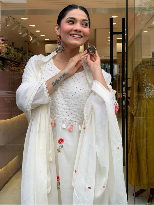 Elegant Ivory Floral Kurti Set with Dupatta