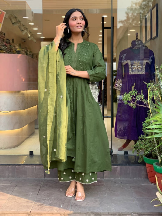 Very Graceful Pure Mul Cotton Embroidery Suit Set